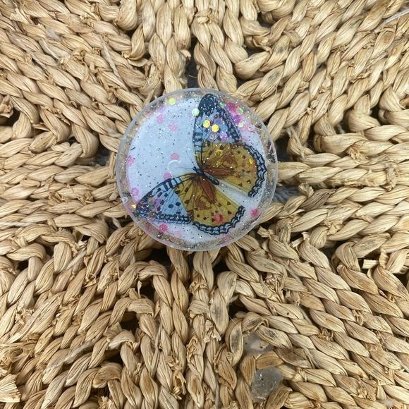 Yellow butterfly phone grip - Picture 8 of 8